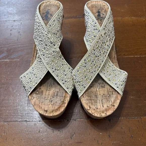 Corkys Women's Sandals with Rhinestone Embellishments - Cream and Gold size 7 - Picture 1 of 12